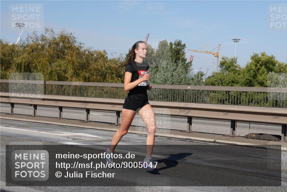 03.10.2025 - Köhlbrandbrückenlauf Julia Fischer http://msf.ph/oto/9005047 03.10.2025 12:37:00 Position 3  meine-sportfotos.de
