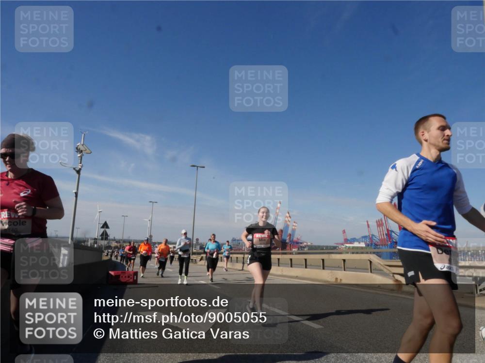 03.10.2025 - Köhlbrandbrückenlauf Matties Gatica Varas http://msf.ph/oto/9005055 03.10.2025 12:59:14 Position 2 140 meine-sportfotos.de