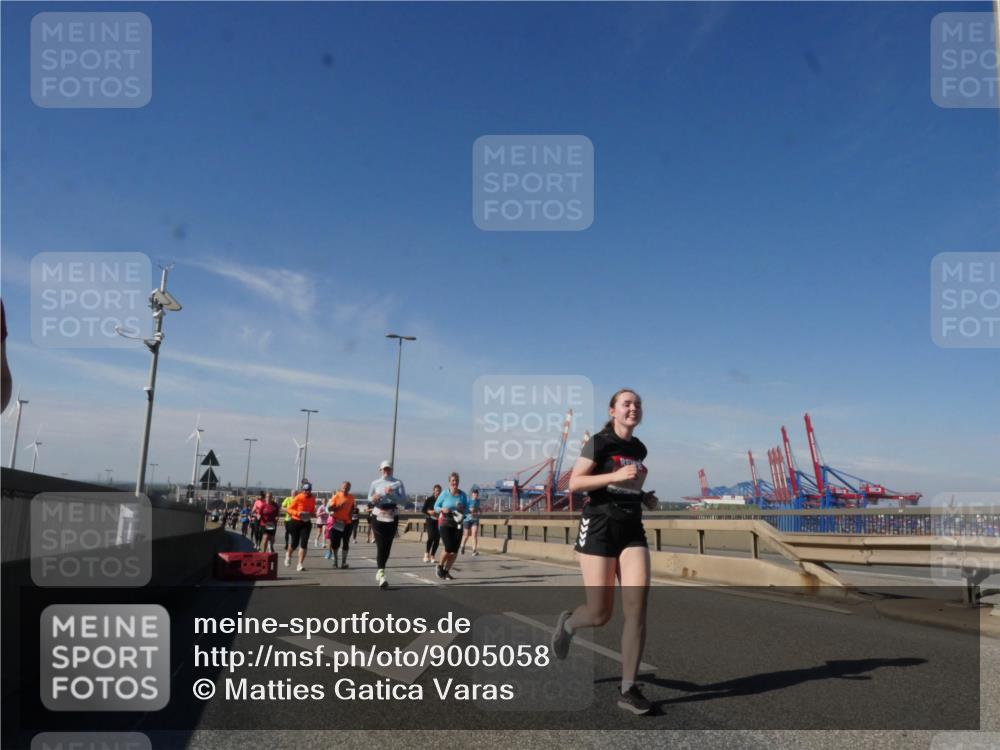 03.10.2025 - Köhlbrandbrückenlauf Matties Gatica Varas http://msf.ph/oto/9005058 03.10.2025 12:59:14 Position 2  meine-sportfotos.de