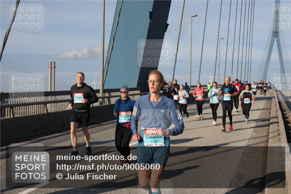 03.10.2025 - Köhlbrandbrückenlauf Julia Fischer http://msf.ph/oto/9005060 03.10.2025 09:50:52 Position 2 3473, 3372 meine-sportfotos.de