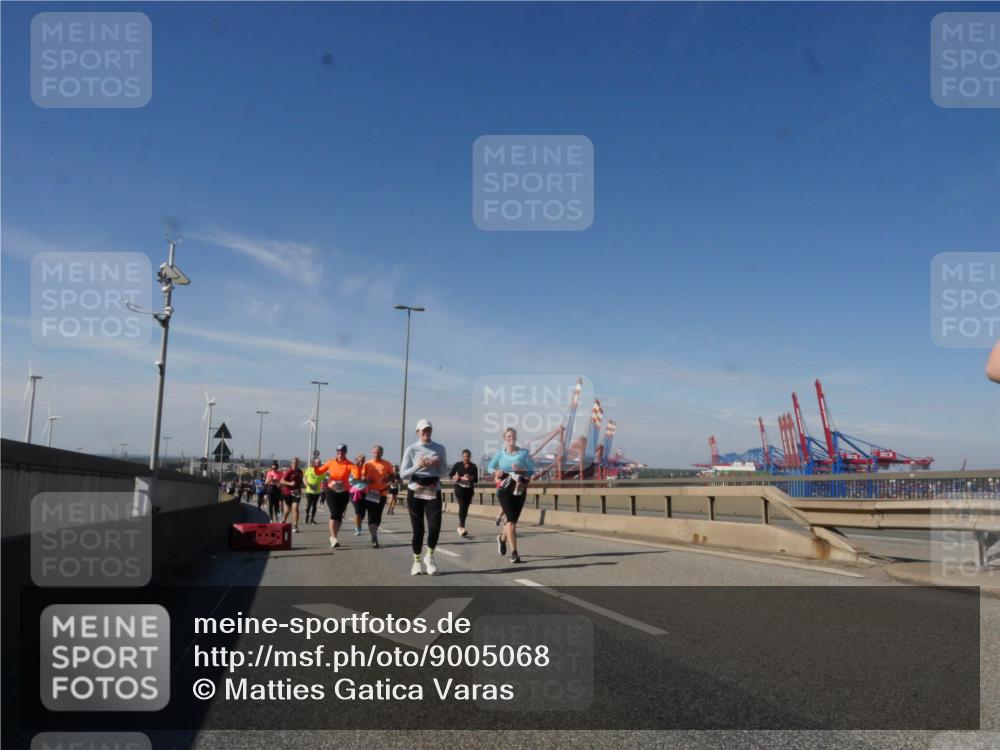 03.10.2025 - Köhlbrandbrückenlauf Matties Gatica Varas http://msf.ph/oto/9005068 03.10.2025 12:59:15 Position 2  meine-sportfotos.de