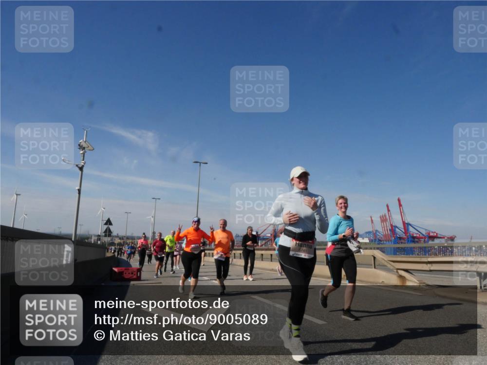 03.10.2025 - Köhlbrandbrückenlauf Matties Gatica Varas http://msf.ph/oto/9005089 03.10.2025 12:59:17 Position 2 5741 meine-sportfotos.de