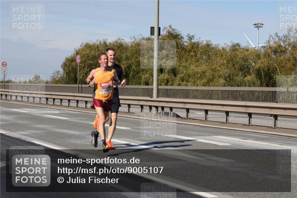 03.10.2025 - Köhlbrandbrückenlauf Julia Fischer http://msf.ph/oto/9005107 03.10.2025 12:38:31 Position 3  meine-sportfotos.de