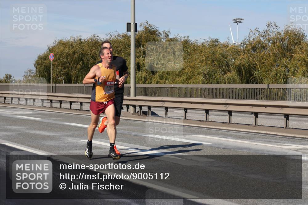03.10.2025 - Köhlbrandbrückenlauf Julia Fischer http://msf.ph/oto/9005112 03.10.2025 12:38:32 Position 3  meine-sportfotos.de