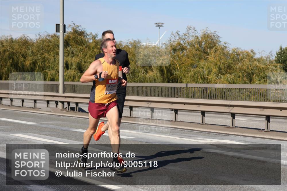 03.10.2025 - Köhlbrandbrückenlauf Julia Fischer http://msf.ph/oto/9005118 03.10.2025 12:38:32 Position 3 69, 6240 meine-sportfotos.de