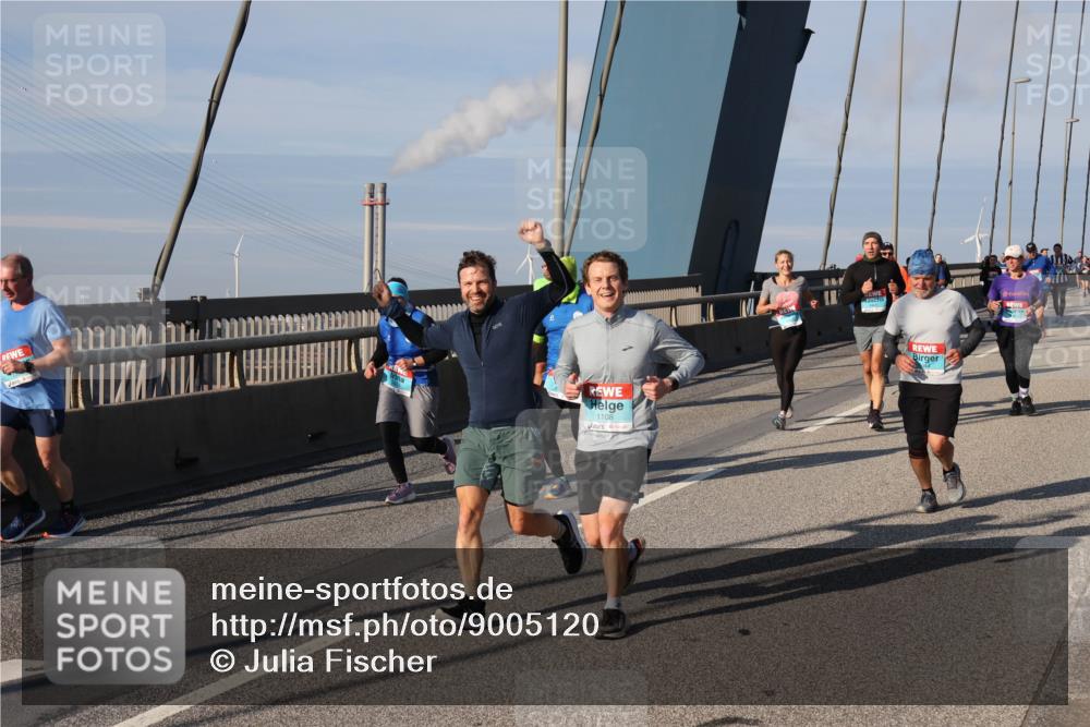 03.10.2025 - Köhlbrandbrückenlauf Julia Fischer http://msf.ph/oto/9005120 03.10.2025 09:51:02 Position 2 1108 meine-sportfotos.de