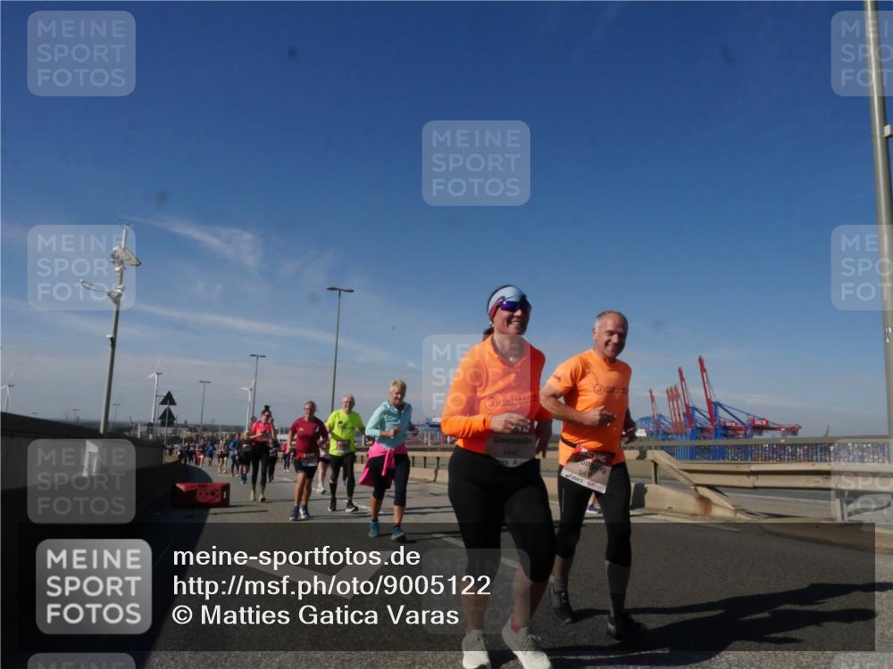 03.10.2025 - Köhlbrandbrückenlauf Matties Gatica Varas http://msf.ph/oto/9005122 03.10.2025 12:59:19 Position 2 4440 meine-sportfotos.de