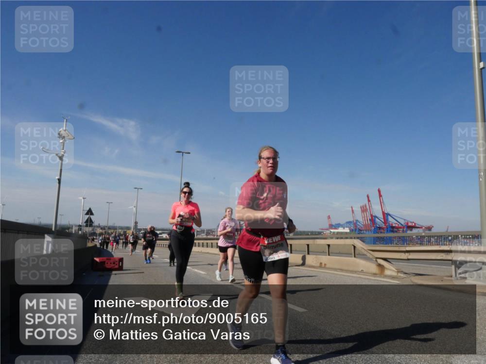 03.10.2025 - Köhlbrandbrückenlauf Matties Gatica Varas http://msf.ph/oto/9005165 03.10.2025 12:59:22 Position 2 111111 meine-sportfotos.de