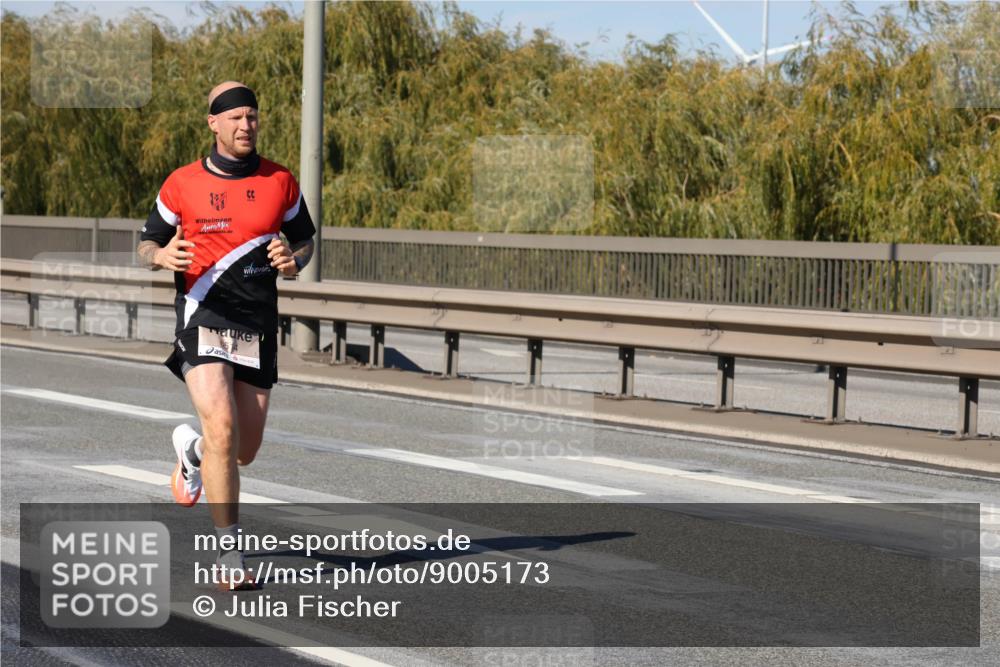 03.10.2025 - Köhlbrandbrückenlauf Julia Fischer http://msf.ph/oto/9005173 03.10.2025 12:38:57 Position 3  meine-sportfotos.de