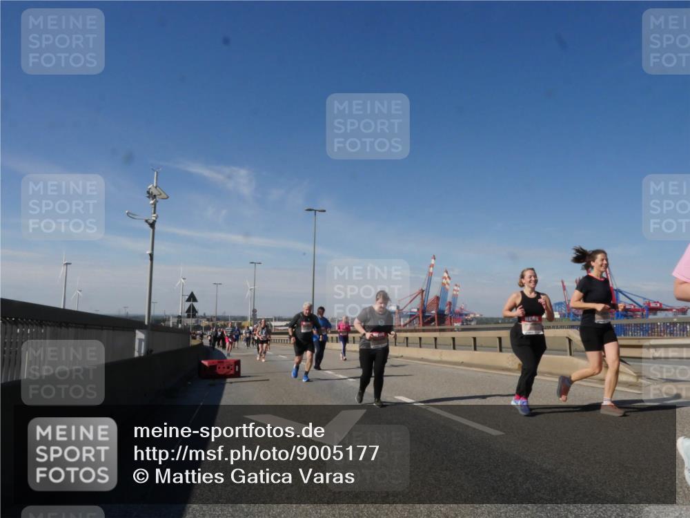 03.10.2025 - Köhlbrandbrückenlauf Matties Gatica Varas http://msf.ph/oto/9005177 03.10.2025 12:59:25 Position 2  meine-sportfotos.de