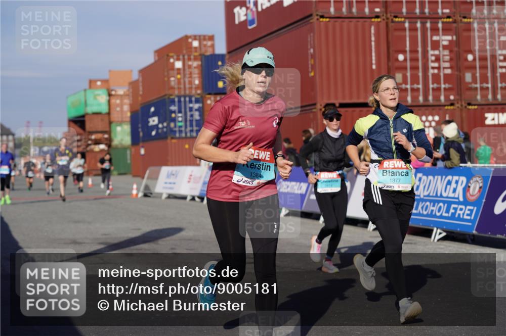 03.10.2025 - Köhlbrandbrückenlauf Michael Burmester http://msf.ph/oto/9005181 03.10.2025 10:07:41 Ziel 1363, 1377, 1378, 1384, 1849, 2814, 2990, 3217, 3250 meine-sportfotos.de