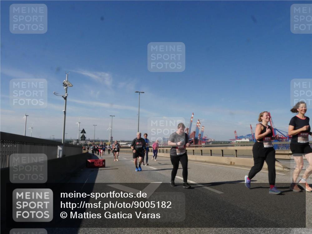 03.10.2025 - Köhlbrandbrückenlauf Matties Gatica Varas http://msf.ph/oto/9005182 03.10.2025 12:59:25 Position 2  meine-sportfotos.de