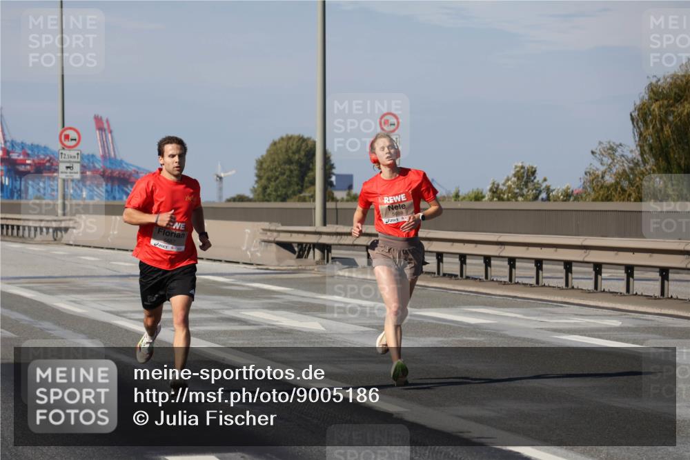 03.10.2025 - Köhlbrandbrückenlauf Julia Fischer http://msf.ph/oto/9005186 03.10.2025 12:38:59 Position 3 12, 5, 5687 meine-sportfotos.de