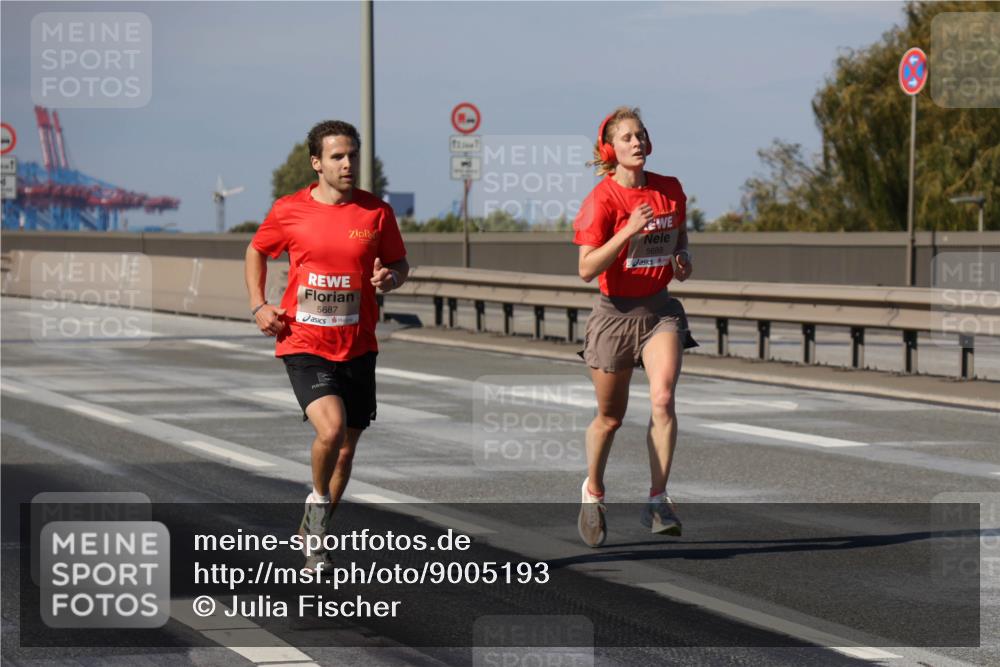 03.10.2025 - Köhlbrandbrückenlauf Julia Fischer http://msf.ph/oto/9005193 03.10.2025 12:39:00 Position 3 5687, 5688 meine-sportfotos.de
