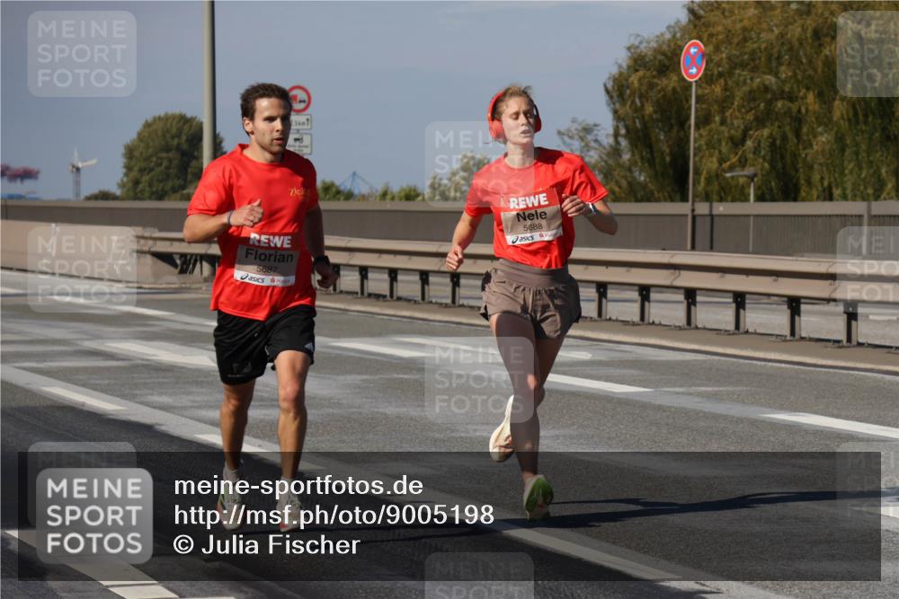 03.10.2025 - Köhlbrandbrückenlauf Julia Fischer http://msf.ph/oto/9005198 03.10.2025 12:39:00 Position 3 2, 5, 5688, 5687 meine-sportfotos.de