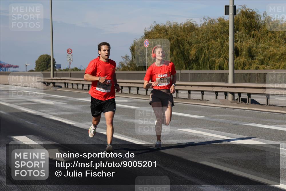 03.10.2025 - Köhlbrandbrückenlauf Julia Fischer http://msf.ph/oto/9005201 03.10.2025 12:39:01 Position 3 5688 meine-sportfotos.de