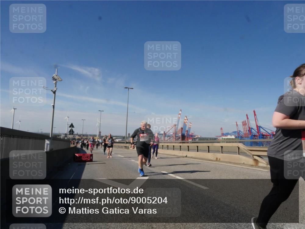 03.10.2025 - Köhlbrandbrückenlauf Matties Gatica Varas http://msf.ph/oto/9005204 03.10.2025 12:59:27 Position 2  meine-sportfotos.de
