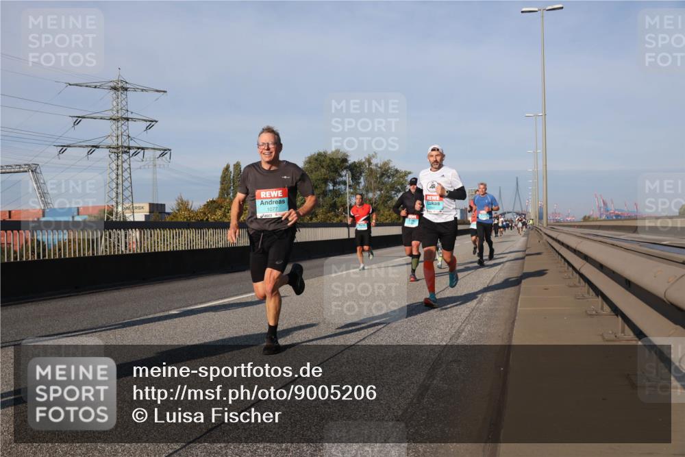 03.10.2025 - Köhlbrandbrückenlauf Luisa Fischer http://msf.ph/oto/9005206 03.10.2025 10:46:54 Position 3 1077 meine-sportfotos.de