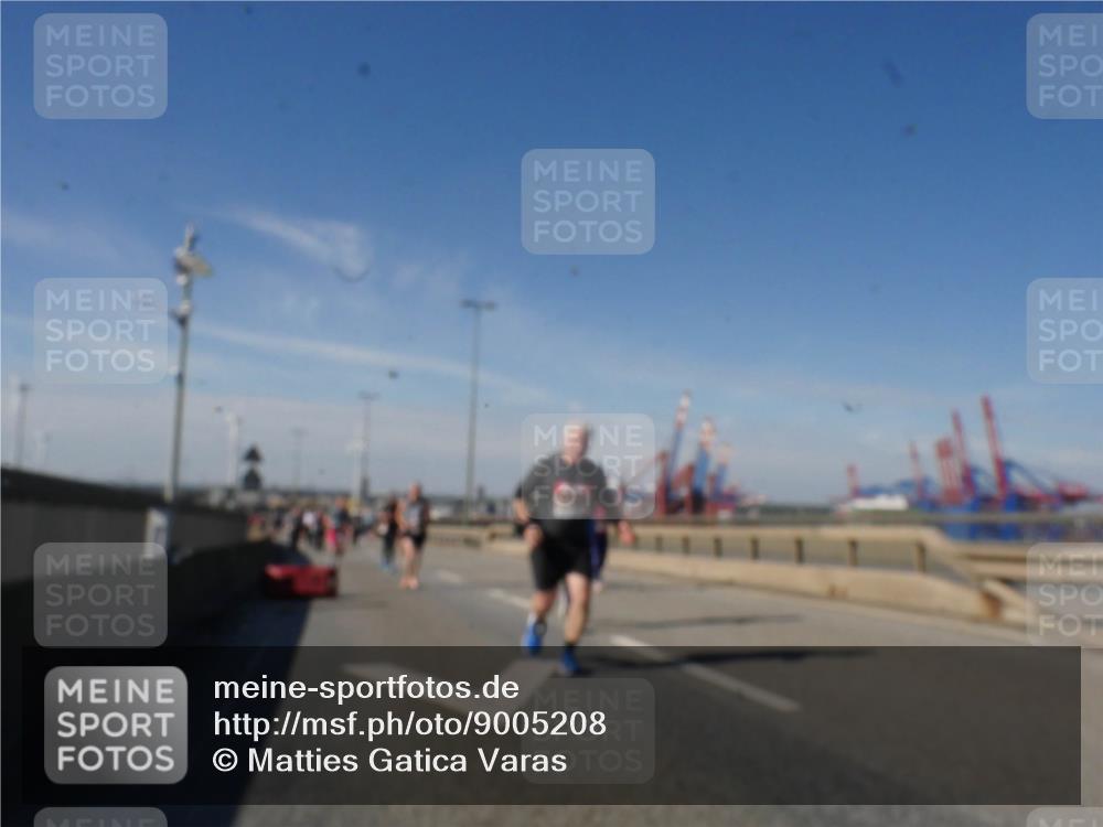 03.10.2025 - Köhlbrandbrückenlauf Matties Gatica Varas http://msf.ph/oto/9005208 03.10.2025 12:59:27 Position 2  meine-sportfotos.de