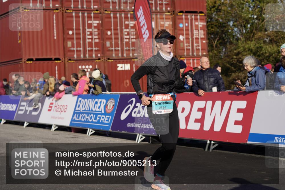 03.10.2025 - Köhlbrandbrückenlauf Michael Burmester http://msf.ph/oto/9005213 03.10.2025 10:07:42 Ziel 1377, 1378, 1384, 1849, 2814, 2990, 3217, 3250 meine-sportfotos.de