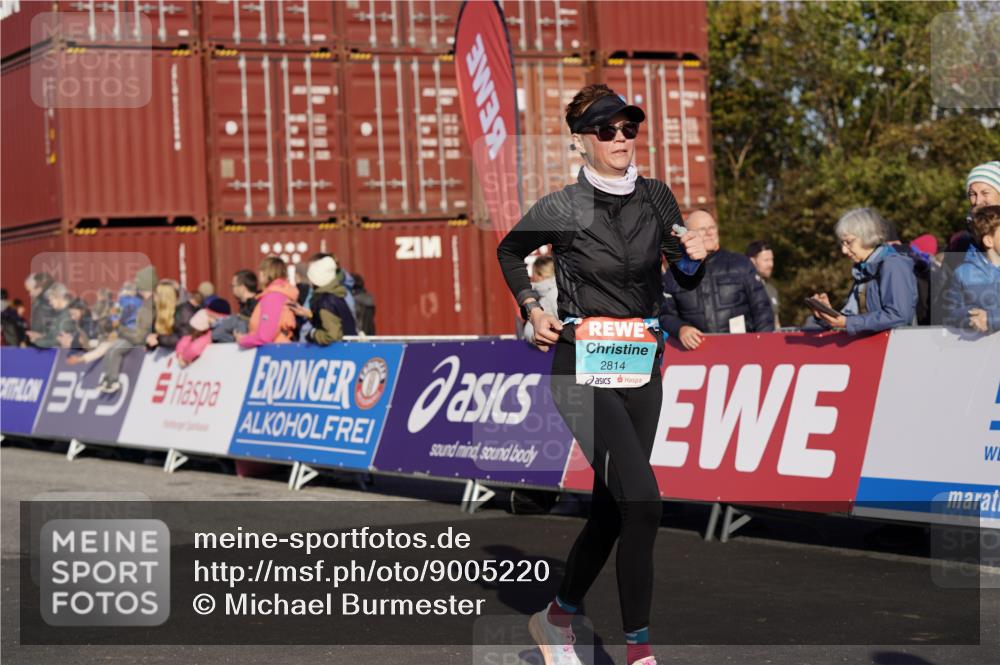 03.10.2025 - Köhlbrandbrückenlauf Michael Burmester http://msf.ph/oto/9005220 03.10.2025 10:07:42 Ziel 1377, 1378, 1384, 1849, 2814, 2990, 3217, 3250 meine-sportfotos.de