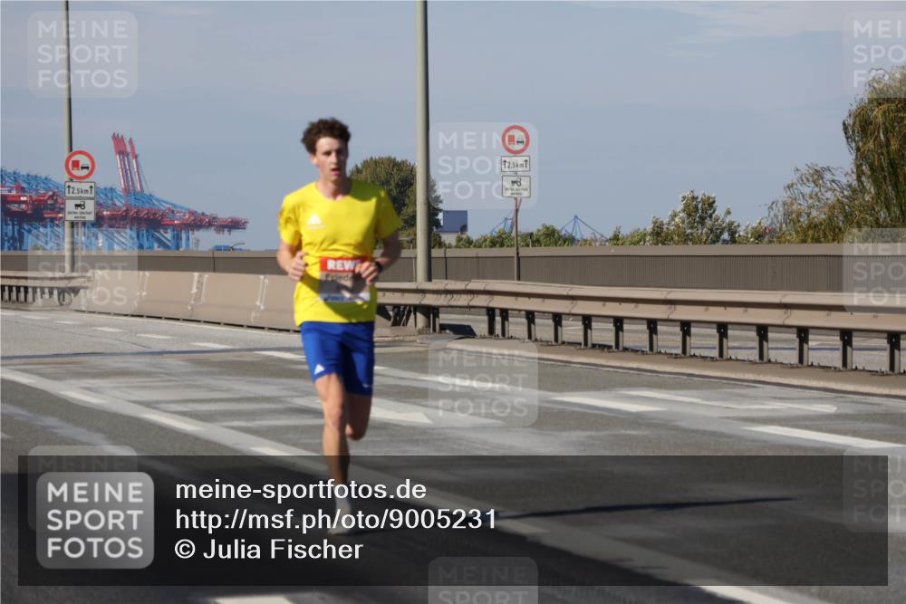03.10.2025 - Köhlbrandbrückenlauf Julia Fischer http://msf.ph/oto/9005231 03.10.2025 12:39:17 Position 3 12, 5, 12, 5 meine-sportfotos.de