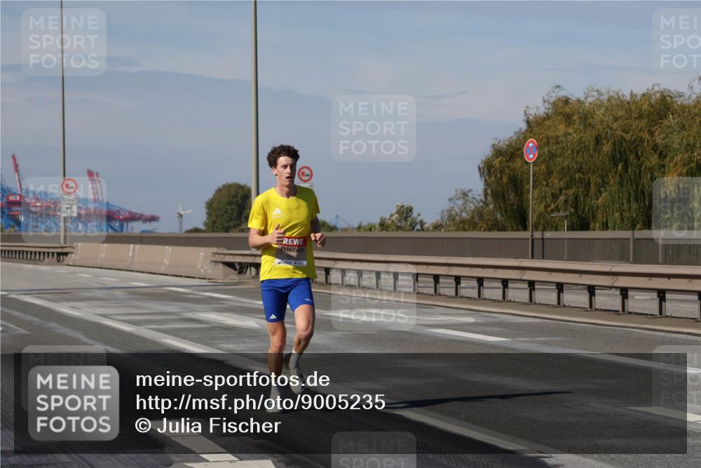 03.10.2025 - Köhlbrandbrückenlauf Julia Fischer http://msf.ph/oto/9005235 03.10.2025 12:39:17 Position 3 2 meine-sportfotos.de