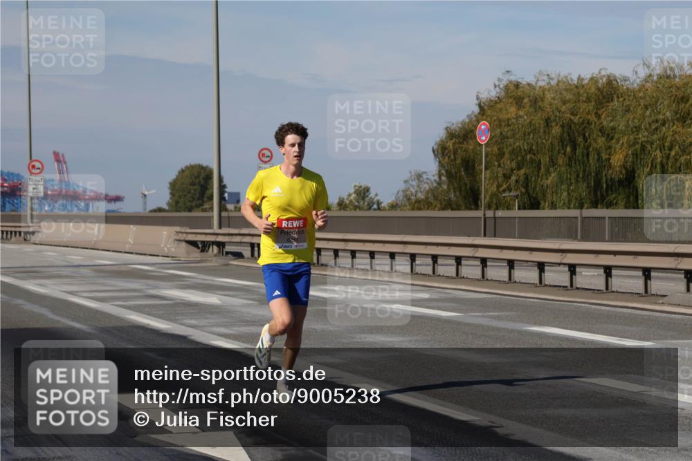 03.10.2025 - Köhlbrandbrückenlauf Julia Fischer http://msf.ph/oto/9005238 03.10.2025 12:39:18 Position 3  meine-sportfotos.de