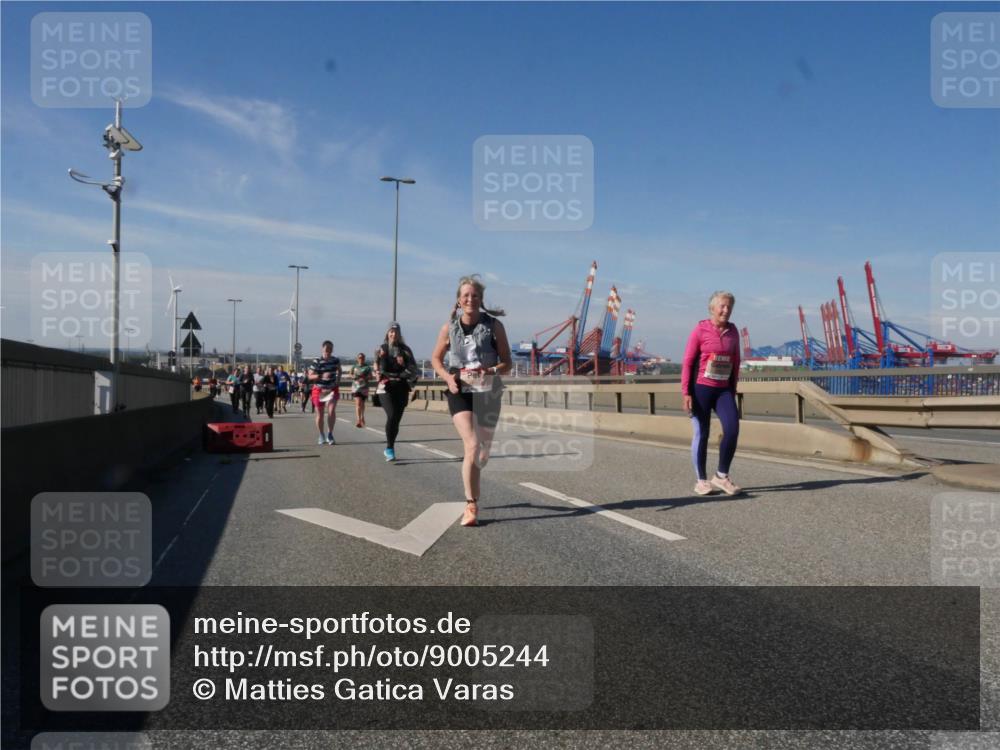 03.10.2025 - Köhlbrandbrückenlauf Matties Gatica Varas http://msf.ph/oto/9005244 03.10.2025 12:59:31 Position 2  meine-sportfotos.de