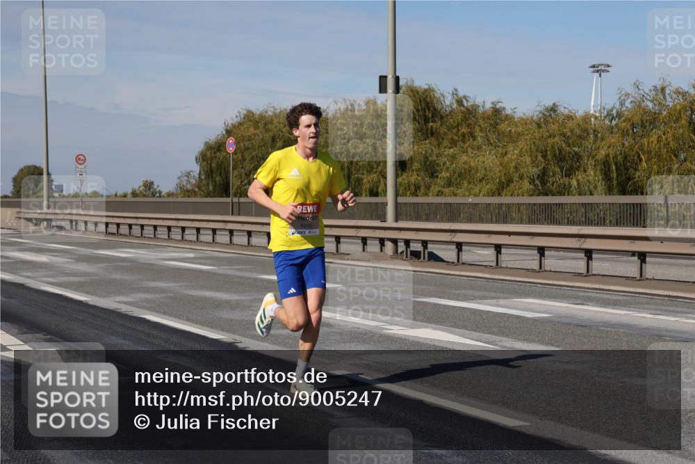 03.10.2025 - Köhlbrandbrückenlauf Julia Fischer http://msf.ph/oto/9005247 03.10.2025 12:39:19 Position 3 6253 meine-sportfotos.de