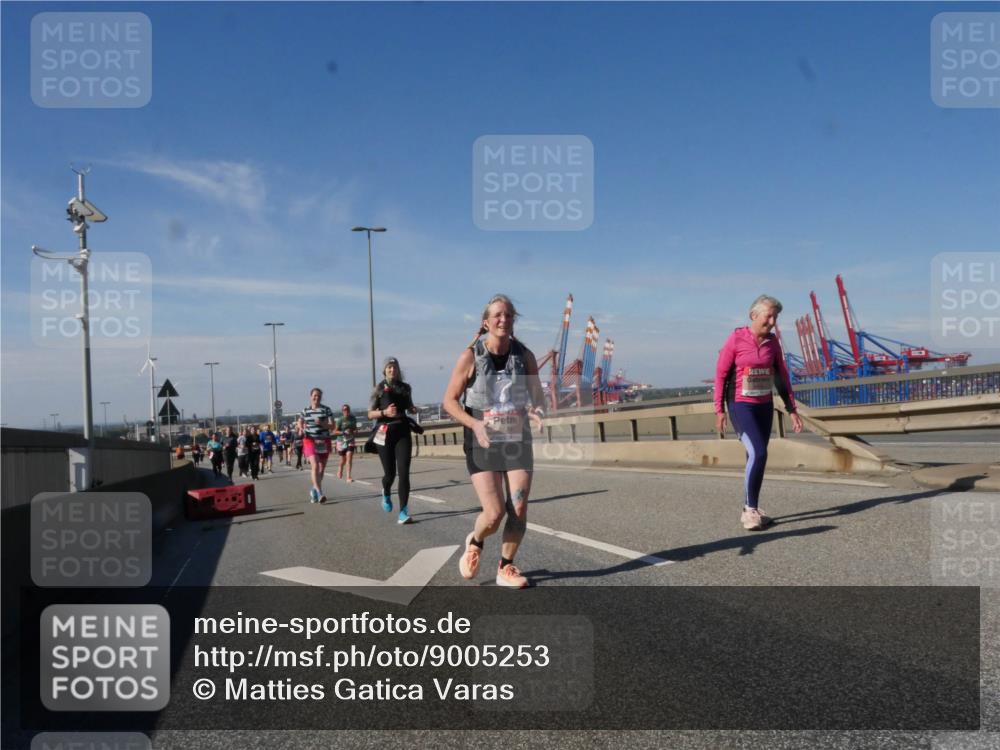 03.10.2025 - Köhlbrandbrückenlauf Matties Gatica Varas http://msf.ph/oto/9005253 03.10.2025 12:59:32 Position 2 6574 meine-sportfotos.de