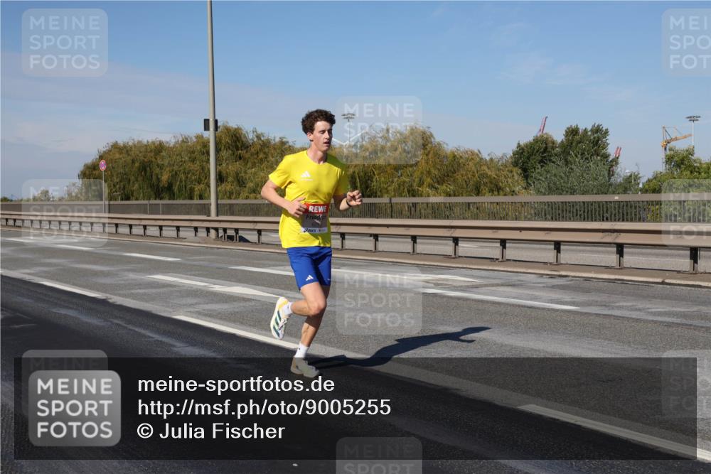 03.10.2025 - Köhlbrandbrückenlauf Julia Fischer http://msf.ph/oto/9005255 03.10.2025 12:39:20 Position 3  meine-sportfotos.de