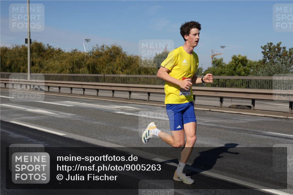 03.10.2025 - Köhlbrandbrückenlauf Julia Fischer http://msf.ph/oto/9005263 03.10.2025 12:39:21 Position 3  meine-sportfotos.de