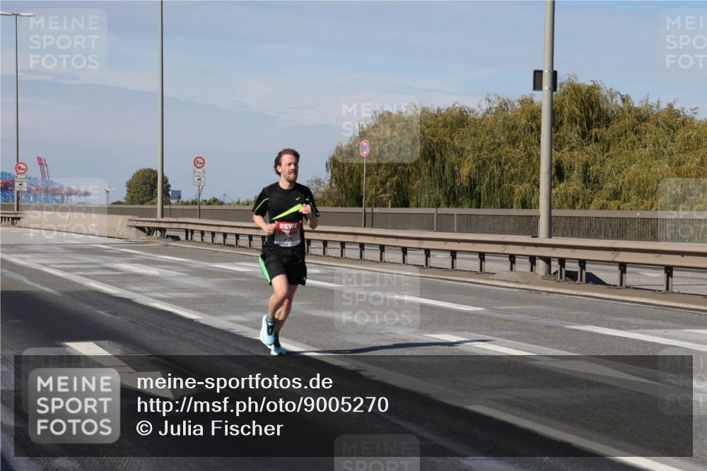 03.10.2025 - Köhlbrandbrückenlauf Julia Fischer http://msf.ph/oto/9005270 03.10.2025 12:39:26 Position 3 12, 5, 12 meine-sportfotos.de