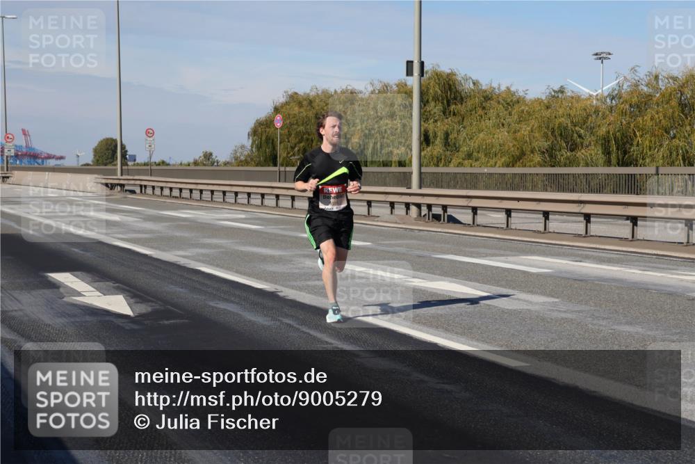 03.10.2025 - Köhlbrandbrückenlauf Julia Fischer http://msf.ph/oto/9005279 03.10.2025 12:39:27 Position 3  meine-sportfotos.de