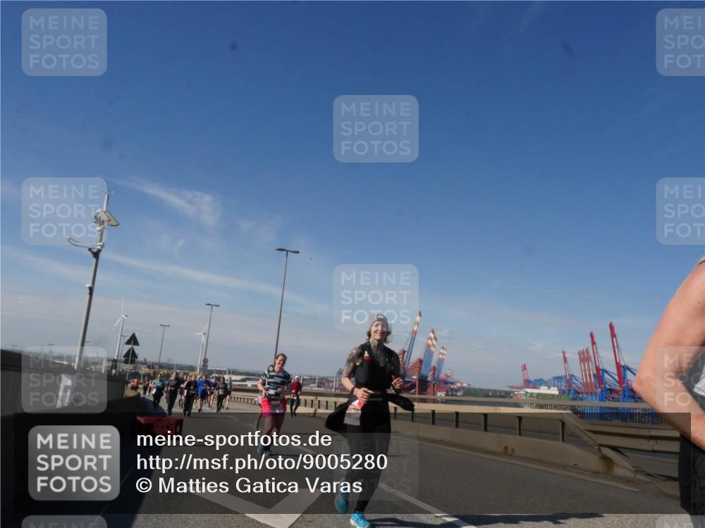 03.10.2025 - Köhlbrandbrückenlauf Matties Gatica Varas http://msf.ph/oto/9005280 03.10.2025 12:59:33 Position 2  meine-sportfotos.de