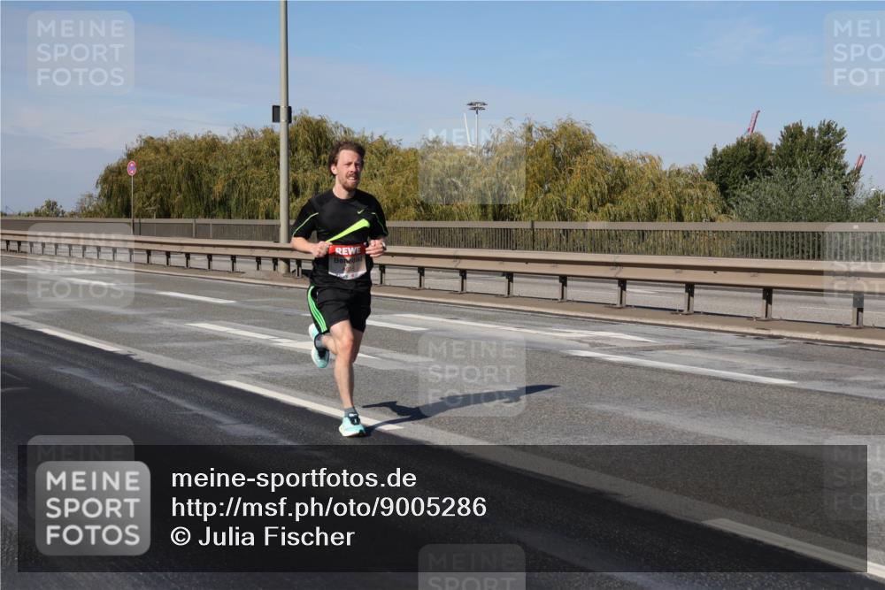 03.10.2025 - Köhlbrandbrückenlauf Julia Fischer http://msf.ph/oto/9005286 03.10.2025 12:39:27 Position 3  meine-sportfotos.de