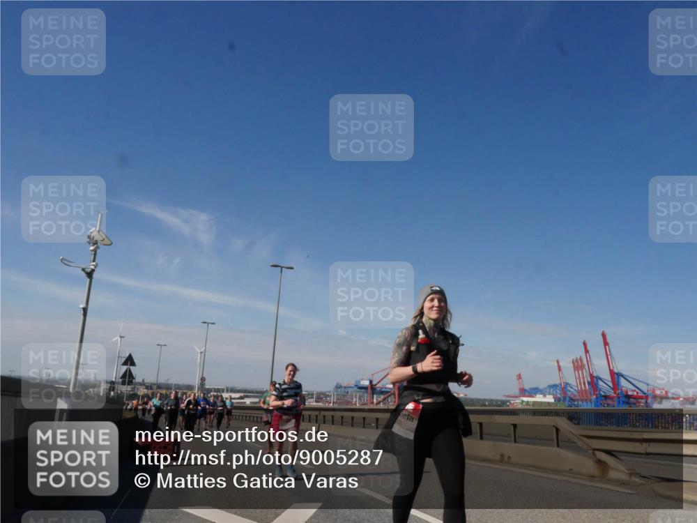03.10.2025 - Köhlbrandbrückenlauf Matties Gatica Varas http://msf.ph/oto/9005287 03.10.2025 12:59:34 Position 2  meine-sportfotos.de