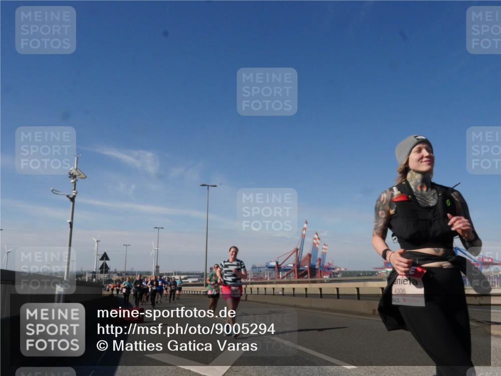 03.10.2025 - Köhlbrandbrückenlauf Matties Gatica Varas http://msf.ph/oto/9005294 03.10.2025 12:59:34 Position 2 4006 meine-sportfotos.de