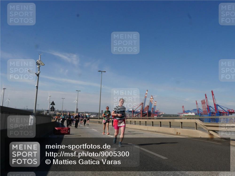 03.10.2025 - Köhlbrandbrückenlauf Matties Gatica Varas http://msf.ph/oto/9005300 03.10.2025 12:59:35 Position 2  meine-sportfotos.de