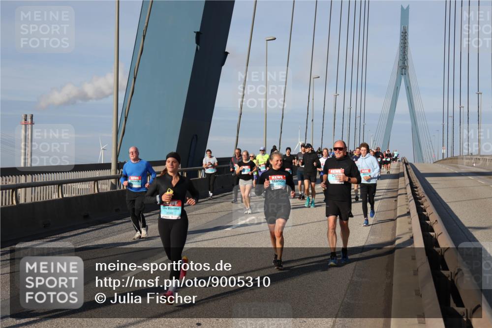 03.10.2025 - Köhlbrandbrückenlauf Julia Fischer http://msf.ph/oto/9005310 03.10.2025 09:51:53 Position 2 2046 meine-sportfotos.de