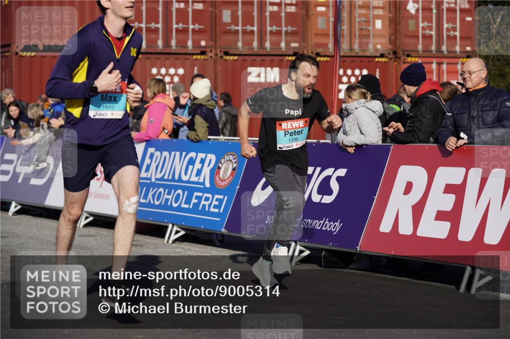 03.10.2025 - Köhlbrandbrückenlauf Michael Burmester http://msf.ph/oto/9005314 03.10.2025 10:07:47 Ziel 1335, 1336, 1716, 1849, 2733, 3217, 3272, 3683, 3684, 3797 meine-sportfotos.de
