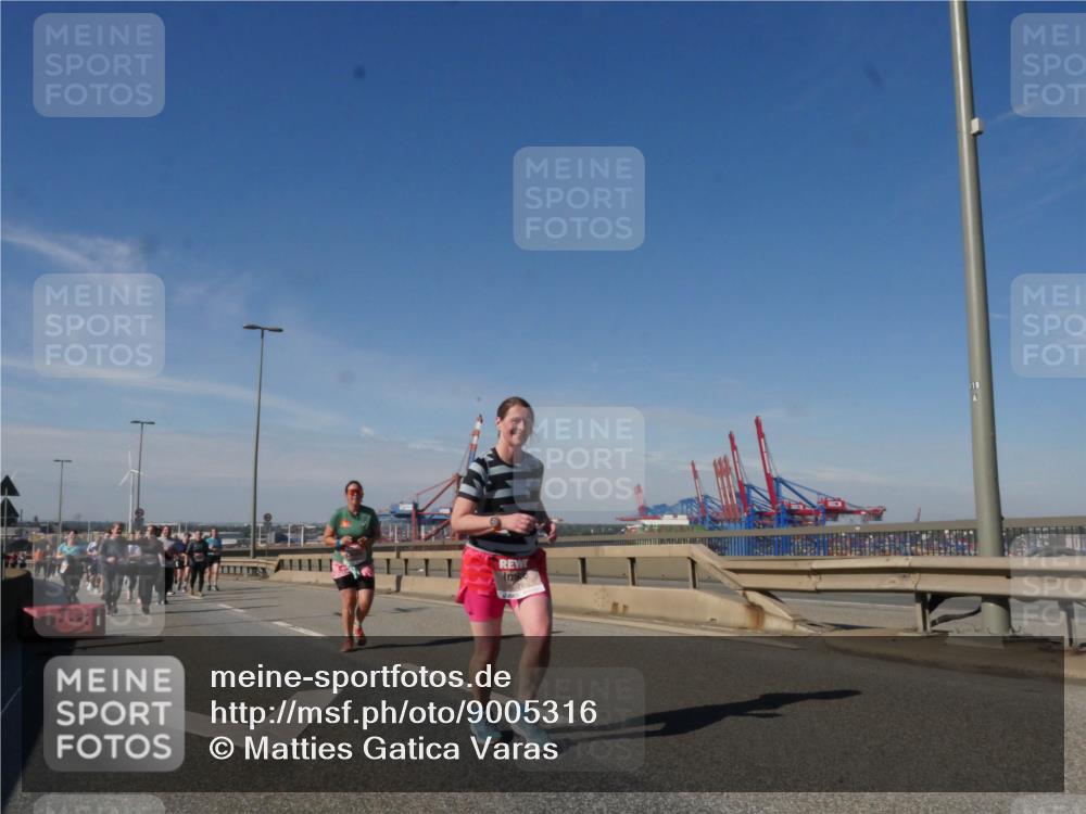03.10.2025 - Köhlbrandbrückenlauf Matties Gatica Varas http://msf.ph/oto/9005316 03.10.2025 12:59:36 Position 2  meine-sportfotos.de