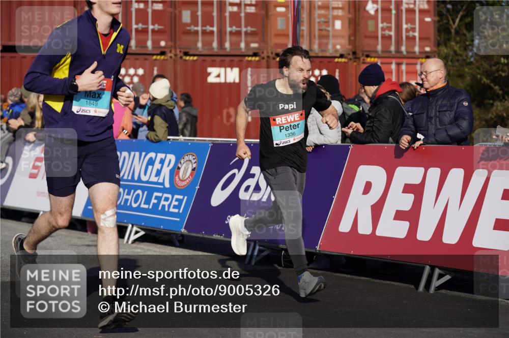 03.10.2025 - Köhlbrandbrückenlauf Michael Burmester http://msf.ph/oto/9005326 03.10.2025 10:07:47 Ziel 1335, 1336, 1716, 1849, 2733, 3217, 3272, 3683, 3684, 3797 meine-sportfotos.de