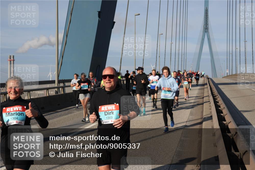 03.10.2025 - Köhlbrandbrückenlauf Julia Fischer http://msf.ph/oto/9005337 03.10.2025 09:51:56 Position 2 1304, 1303, 3647 meine-sportfotos.de