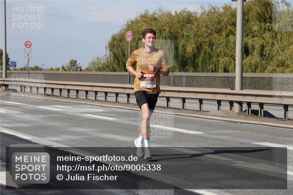 03.10.2025 - Köhlbrandbrückenlauf Julia Fischer http://msf.ph/oto/9005338 03.10.2025 12:39:52 Position 3 12, 5, 4072 meine-sportfotos.de