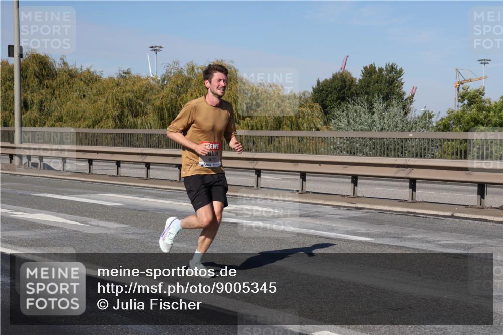 03.10.2025 - Köhlbrandbrückenlauf Julia Fischer http://msf.ph/oto/9005345 03.10.2025 12:39:53 Position 3 4072 meine-sportfotos.de