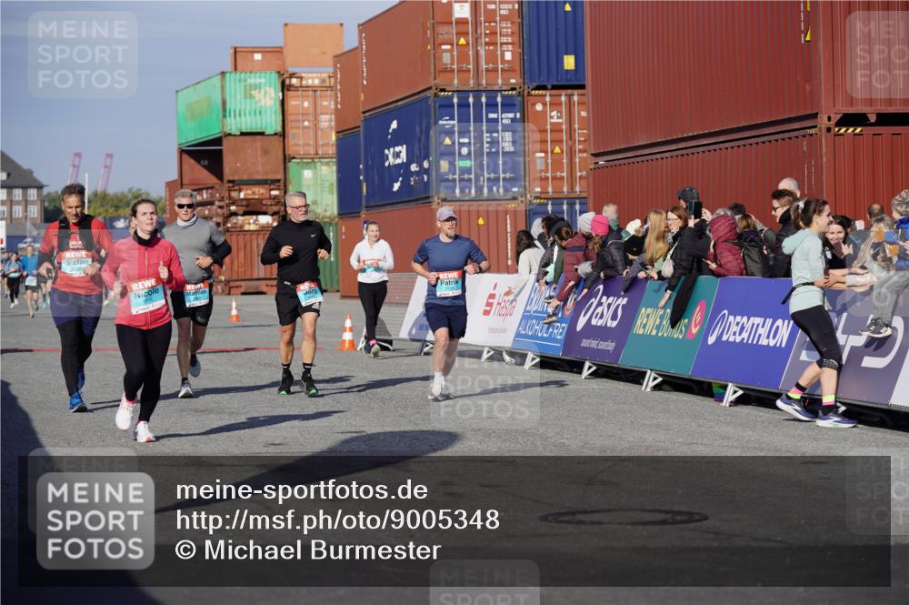 03.10.2025 - Köhlbrandbrückenlauf Michael Burmester http://msf.ph/oto/9005348 03.10.2025 10:07:50 Ziel 1335, 1336, 1395, 1699, 1716, 1849, 2733, 3217, 3272, 3683, 3684, 3797 meine-sportfotos.de