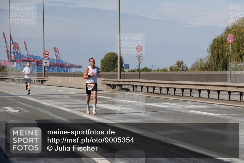 03.10.2025 - Köhlbrandbrückenlauf Julia Fischer http://msf.ph/oto/9005354 03.10.2025 12:40:01 Position 3 12, 5, 12, 5 meine-sportfotos.de