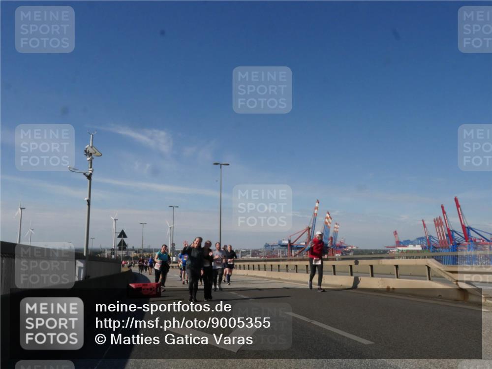 03.10.2025 - Köhlbrandbrückenlauf Matties Gatica Varas http://msf.ph/oto/9005355 03.10.2025 12:59:39 Position 2  meine-sportfotos.de